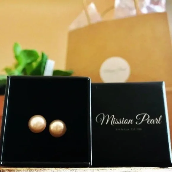 𝅺CHRISTMAS gift for her- Genuine pearl earrings with box - Picture 2 of 3